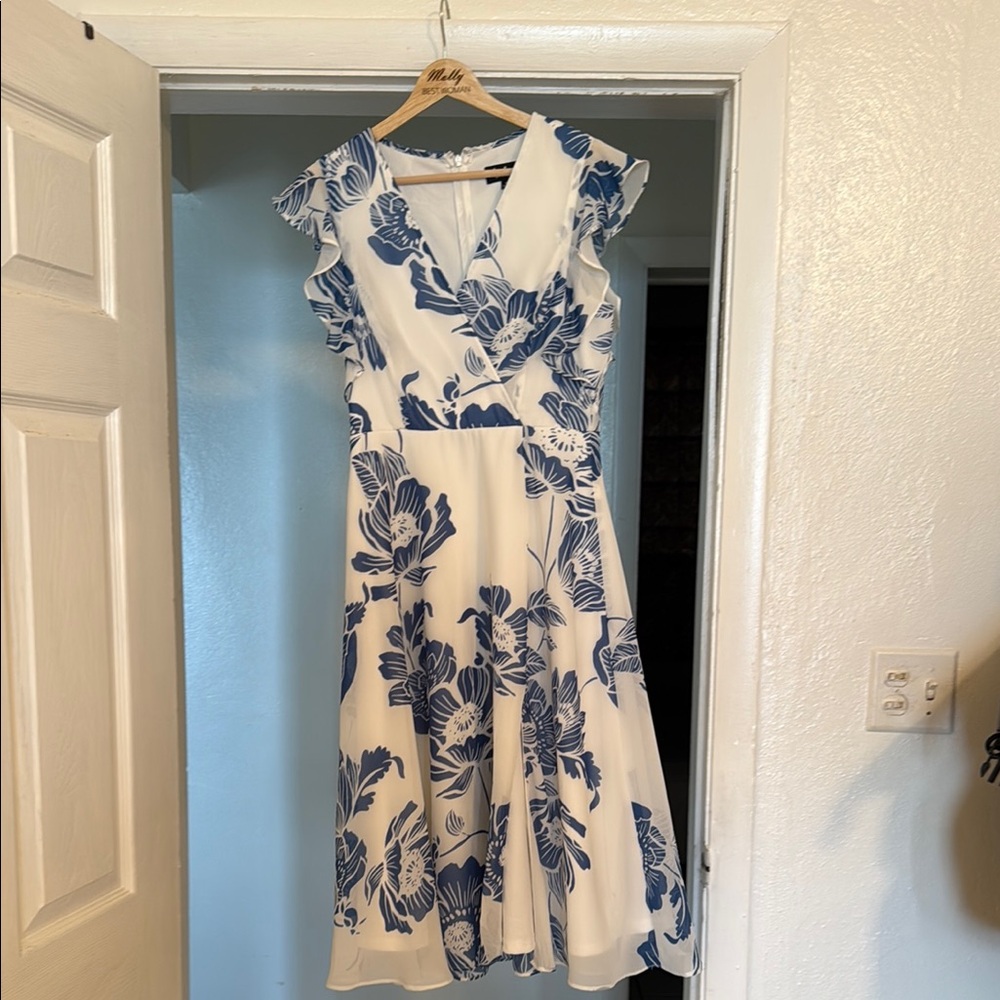 Elegant Blue Floral Dress